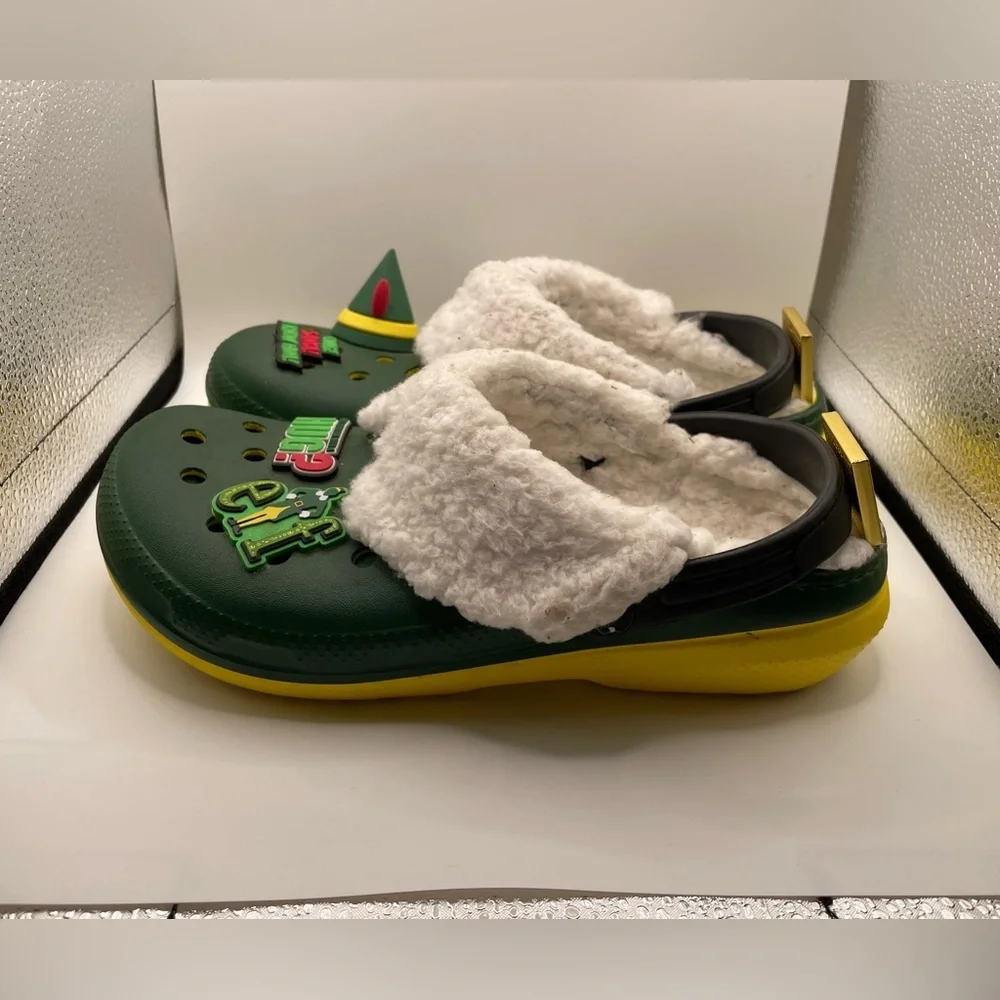 Crocs X Elf Christmas Fuzzy White Lining kids clogs size 4Y